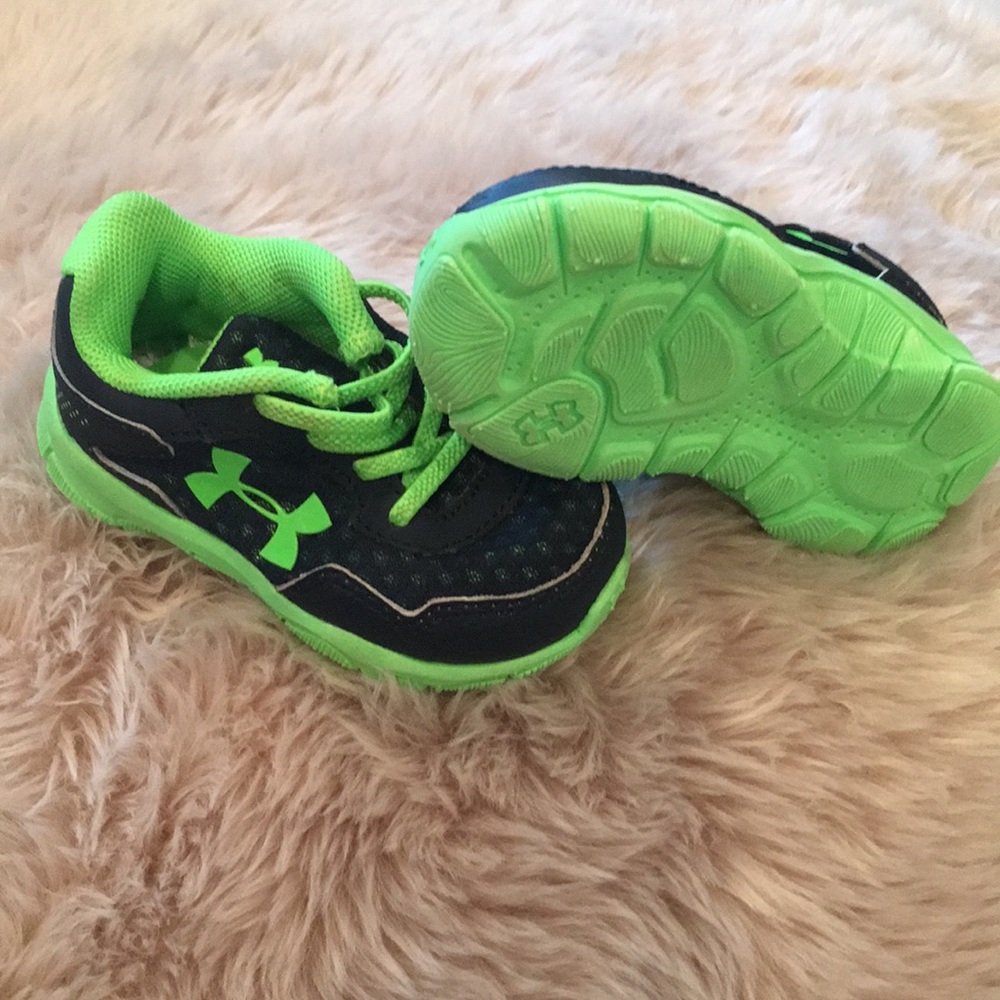 Under Armor Shoes: Little Boy Size 3